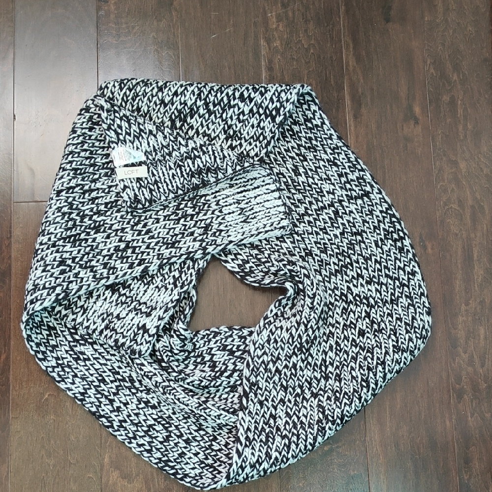 LOFT Black and White Knit Scarf